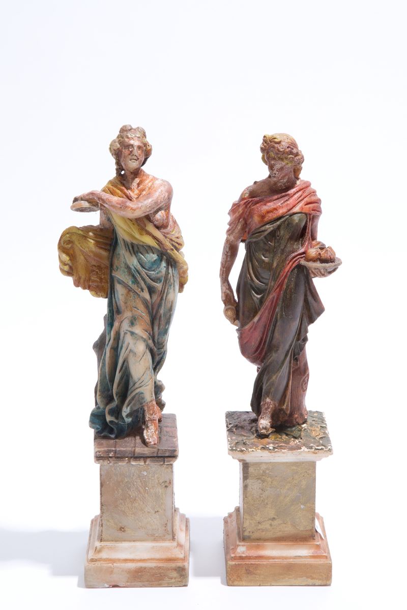 Coppia di sculture in alabastro ''VESTALI''