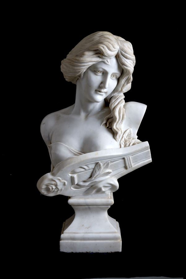 Scultura in marmo "BUSTO FEMMINILE"