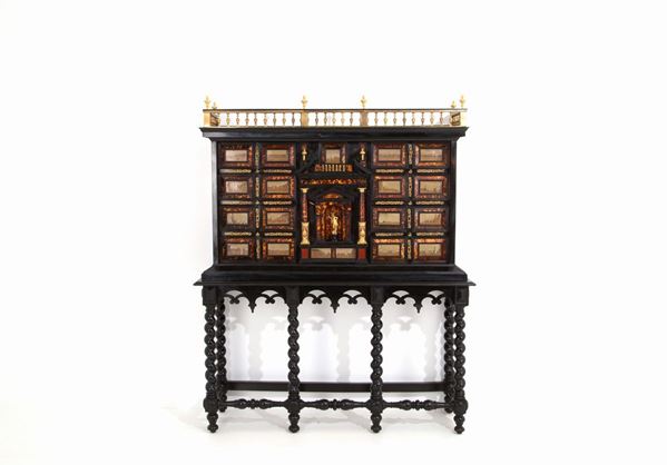 Coin cabinet