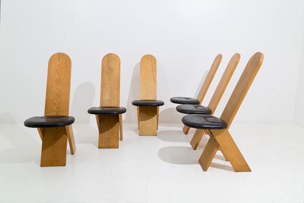 GIANFRANCO FRATTINI - Six chairs in wood and black leather