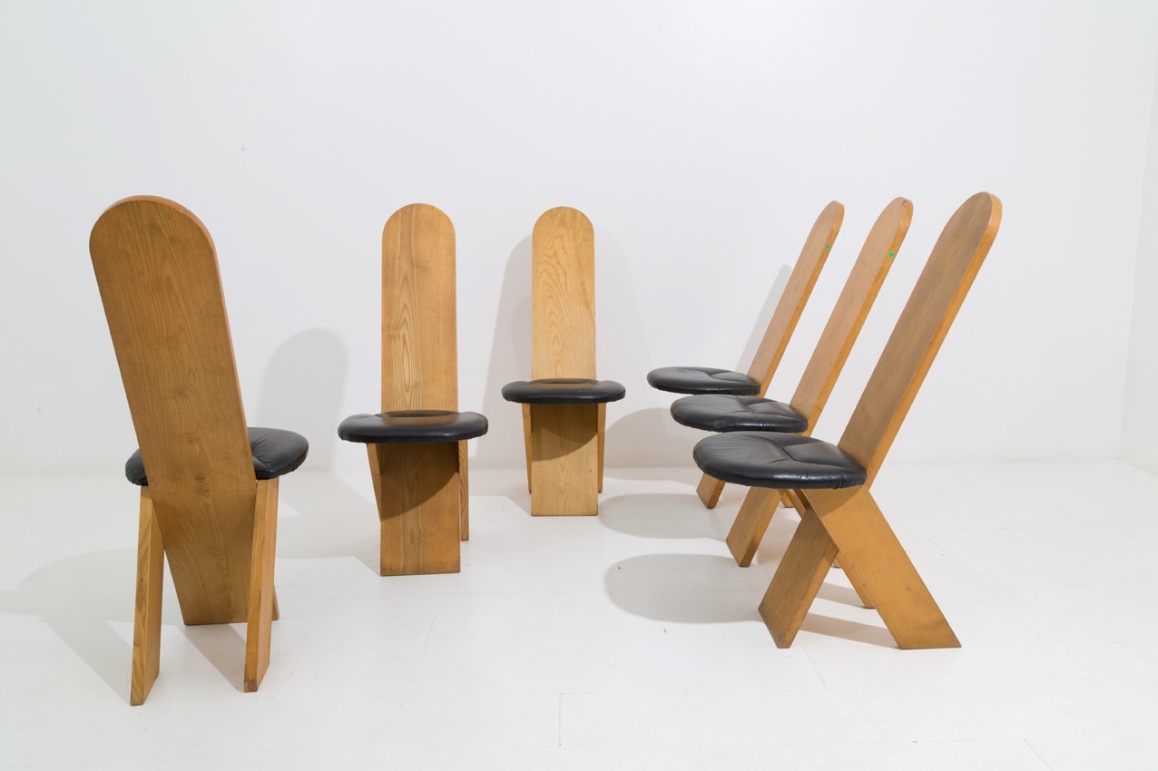 Gianfranco Frattini - Sei Sedie in Legno e Pelle Nera