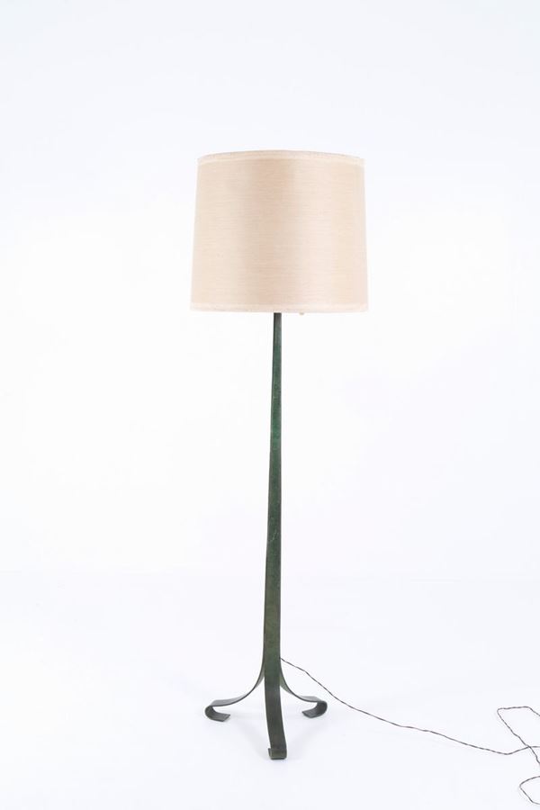 PIER LUIGI COLLI - PIER LUIGI COLLI (Torino, 1895-1968). Lampada tre luci in ferro dipinto con par...