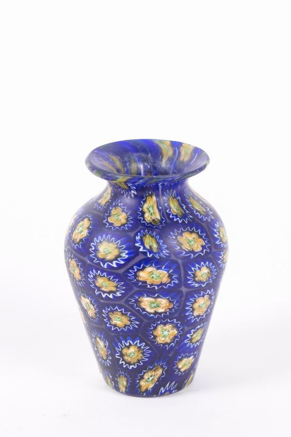 Piccolo vaso a murrine in pasta di vetro. Produzione BAROVIER. Anni '30....