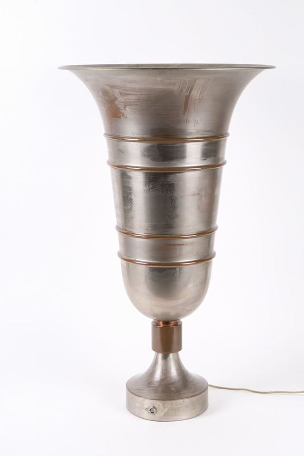 Lampada dèco a tromba in acciaio cromato e brunito