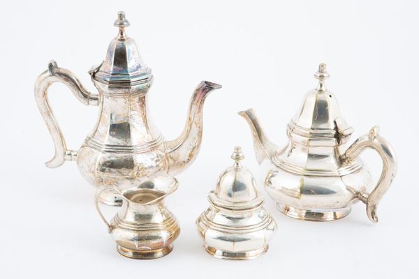 Tea service in silver metal