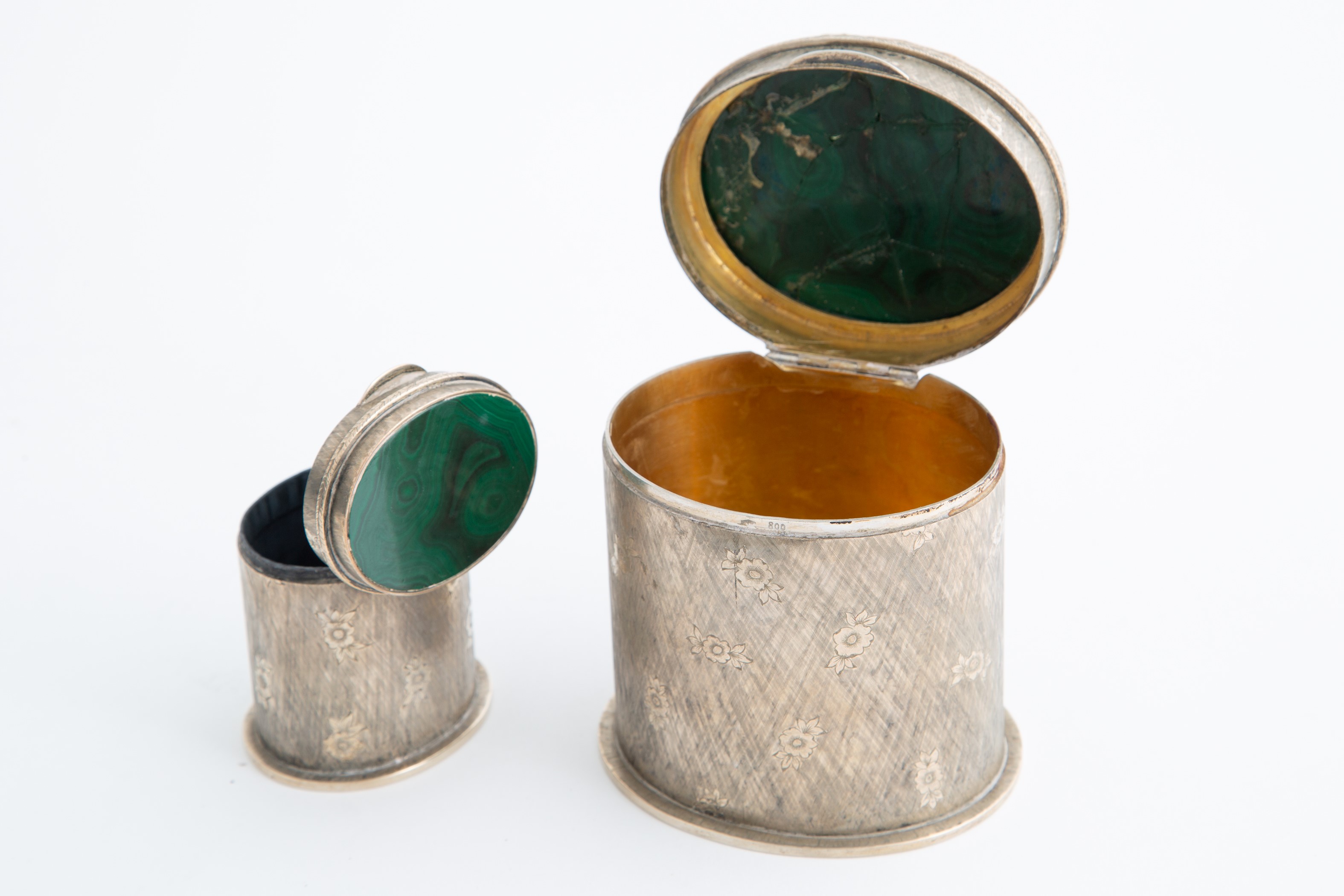 Argento 800, Portasigarette e portafiammiferi con coperchio in malachite