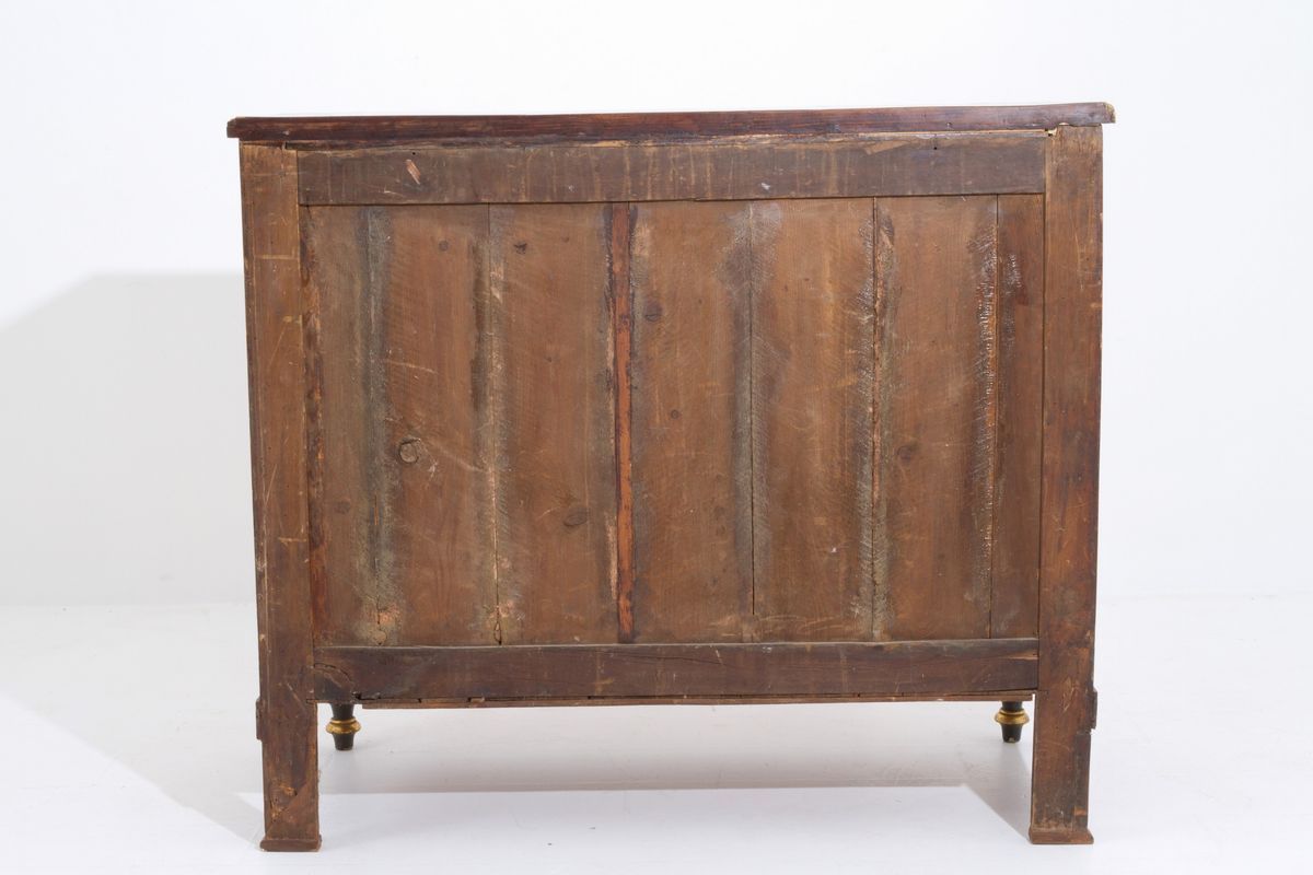 Credenza a Due Ante in Legno di Noce Biondo con Colonne e Finiture in Oro Zecch...