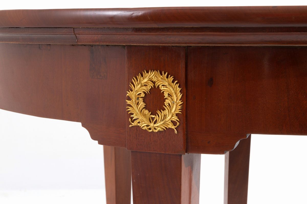 Tavolo Ovale Allungabile in Legno di Mogano con Gambe Rastremate. Francia. XIX ...