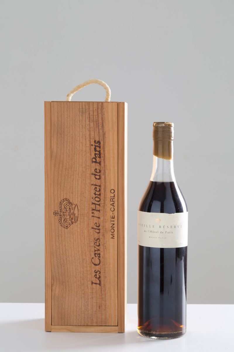 Brandy Vieille RÅserve de l'Hotel de Paris Monte-Carlo (1 bt numerata 48/01). C...