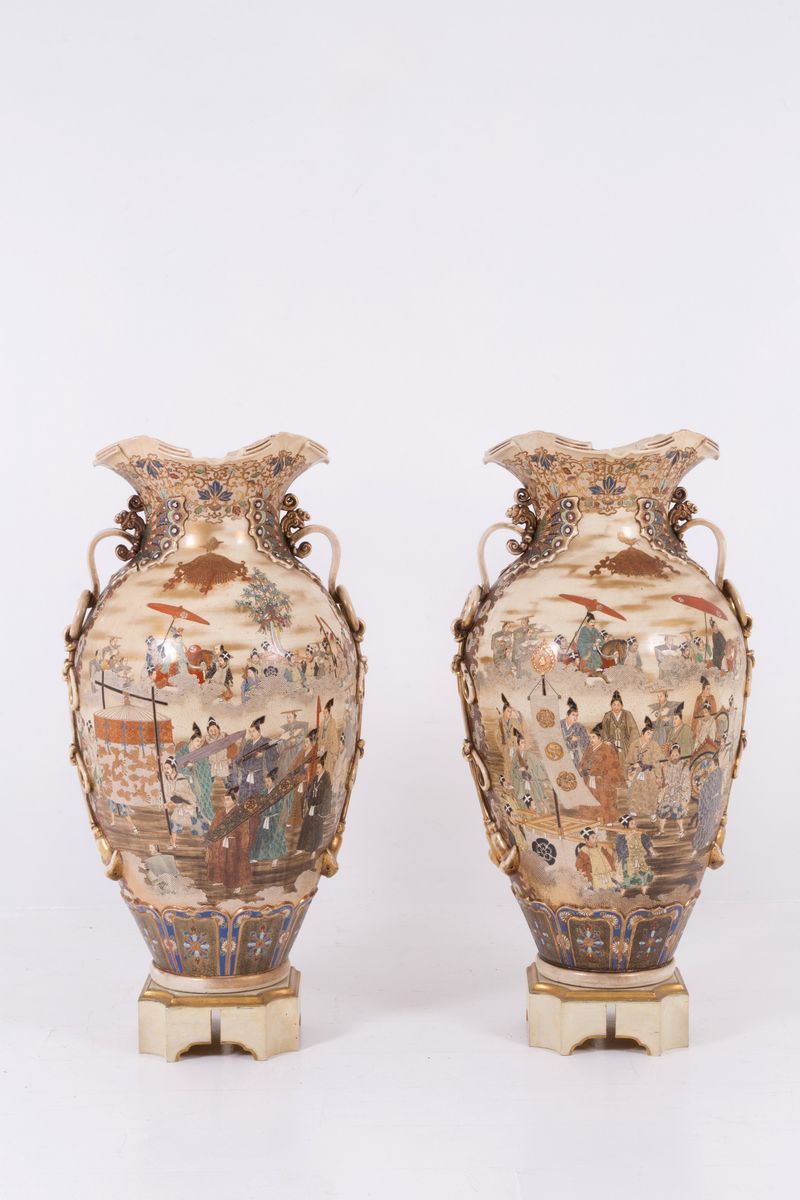 Coppia di Grandi Vasi in Ceramica Decorati