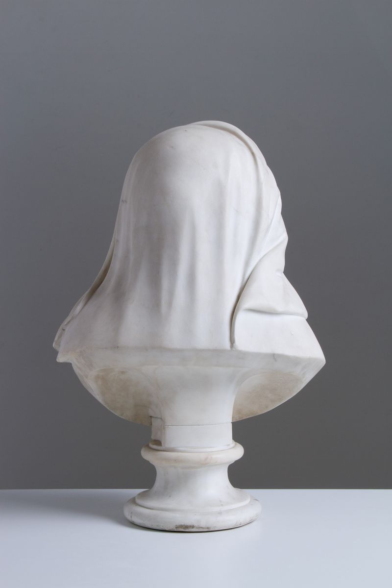 Scultura in Marmo Bianco di Carrara Raff. ''busto di Donna con Velo''. Fine XIX...