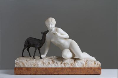 Umberto Stiaccini (XIX-XX Secolo). Scultura in Alabastro e Bronzo Brunito