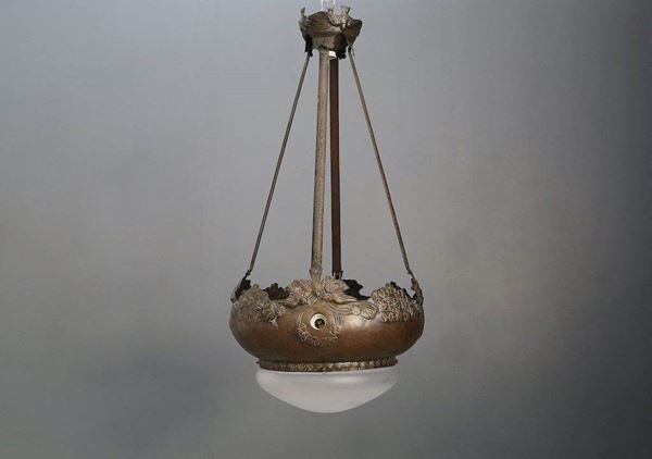 Lampadario in rame e vetro opalino