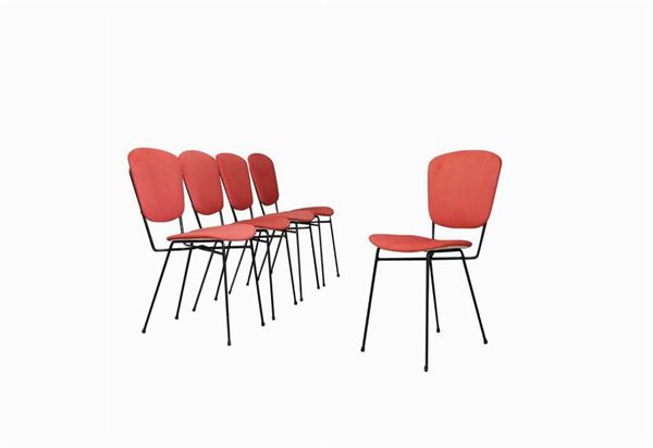 Five red chairs. DORO CUNEO production