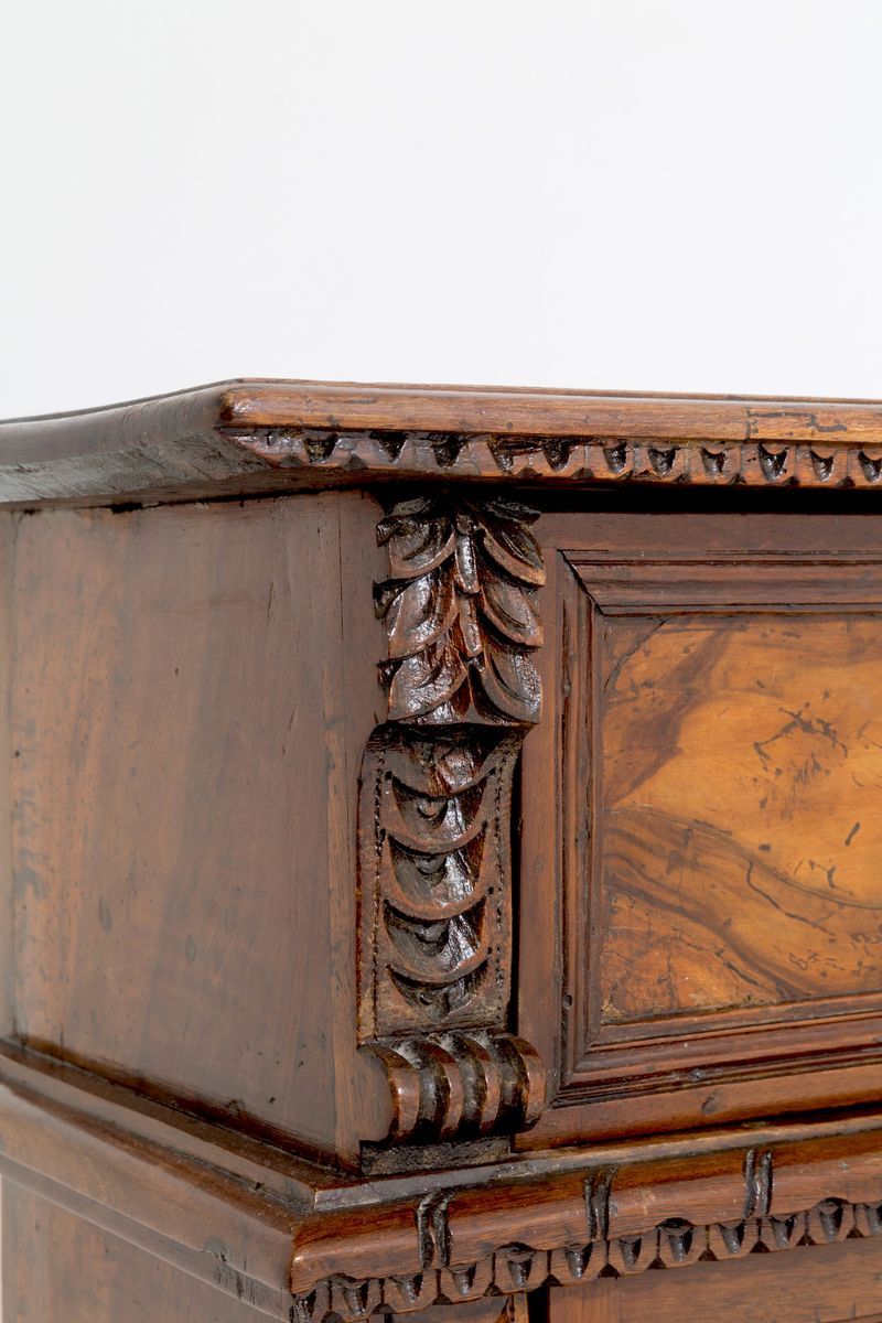 Inginocchiatoio in Legno e Radica di Noce