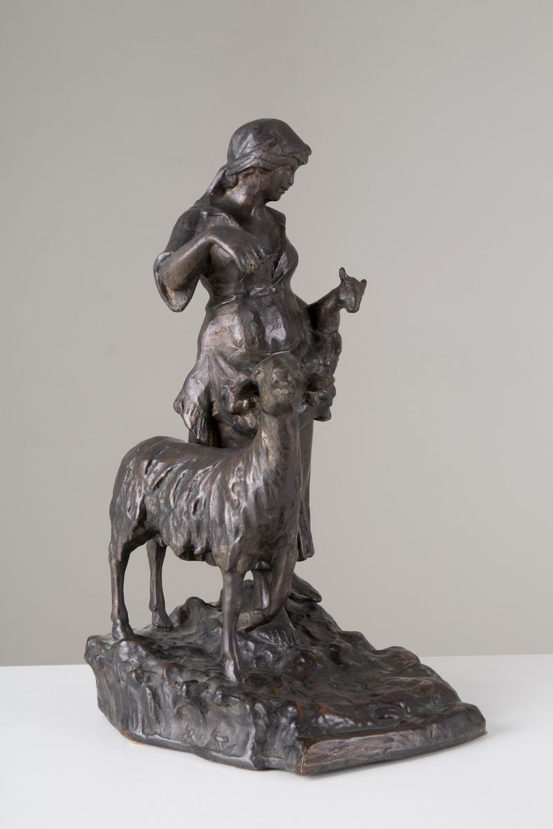 Scultura in Bronzo Raff. ''contadina con Capre''. Firmata Tap Kinadmr. Inizi XX...