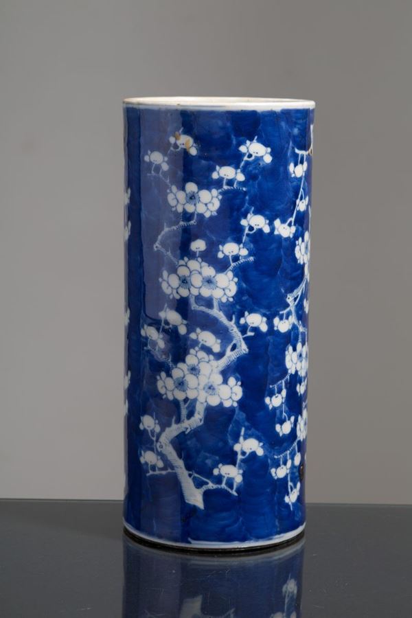 Vaso in porcellana bianca e blu