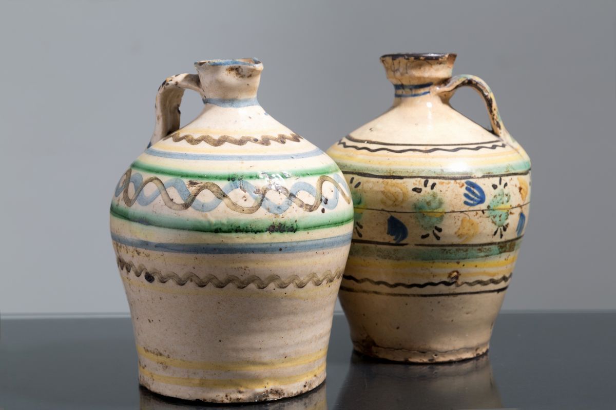 Coppia di Fiasche in Ceramica