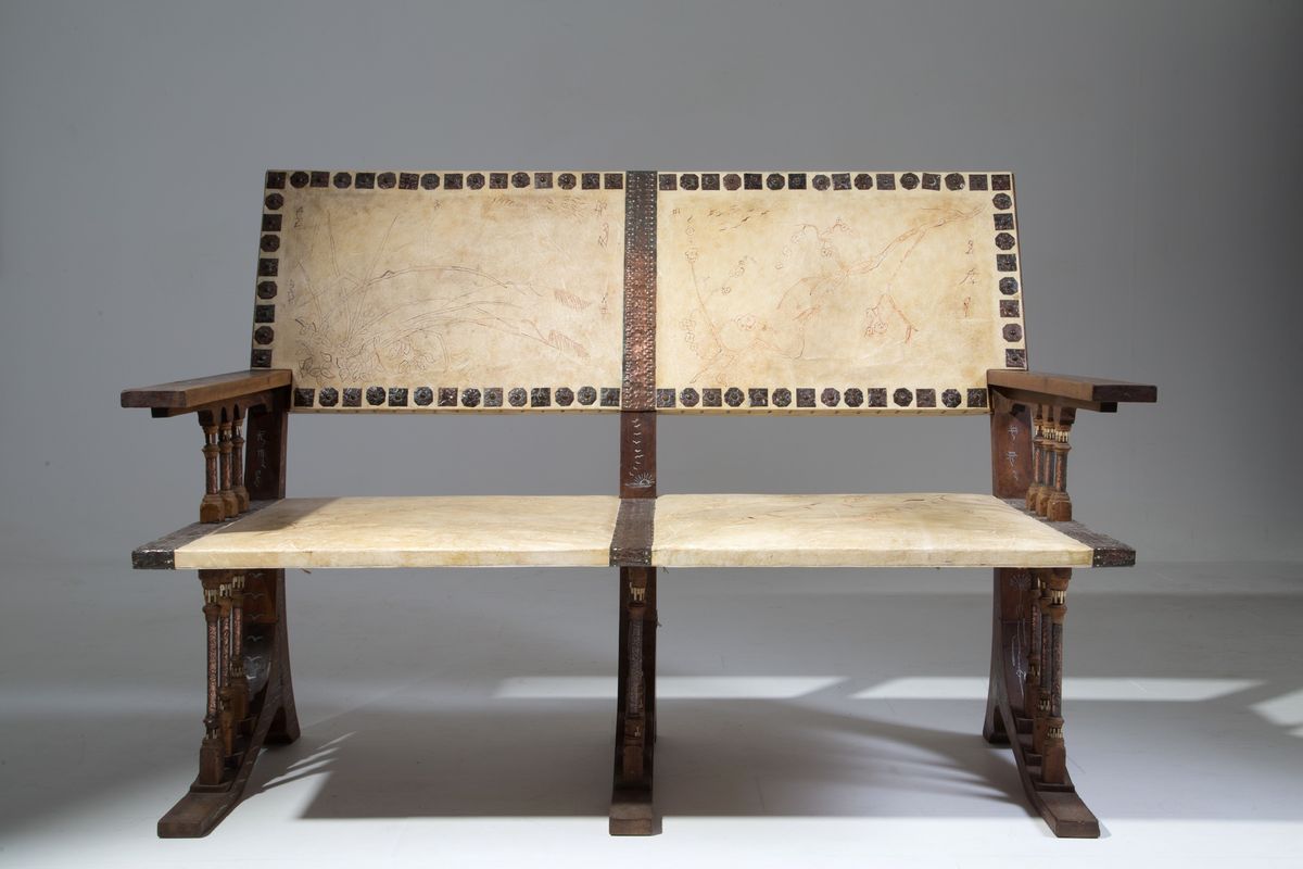Carlo Bugatti - Divano in Legno Intarsiato. Notificato