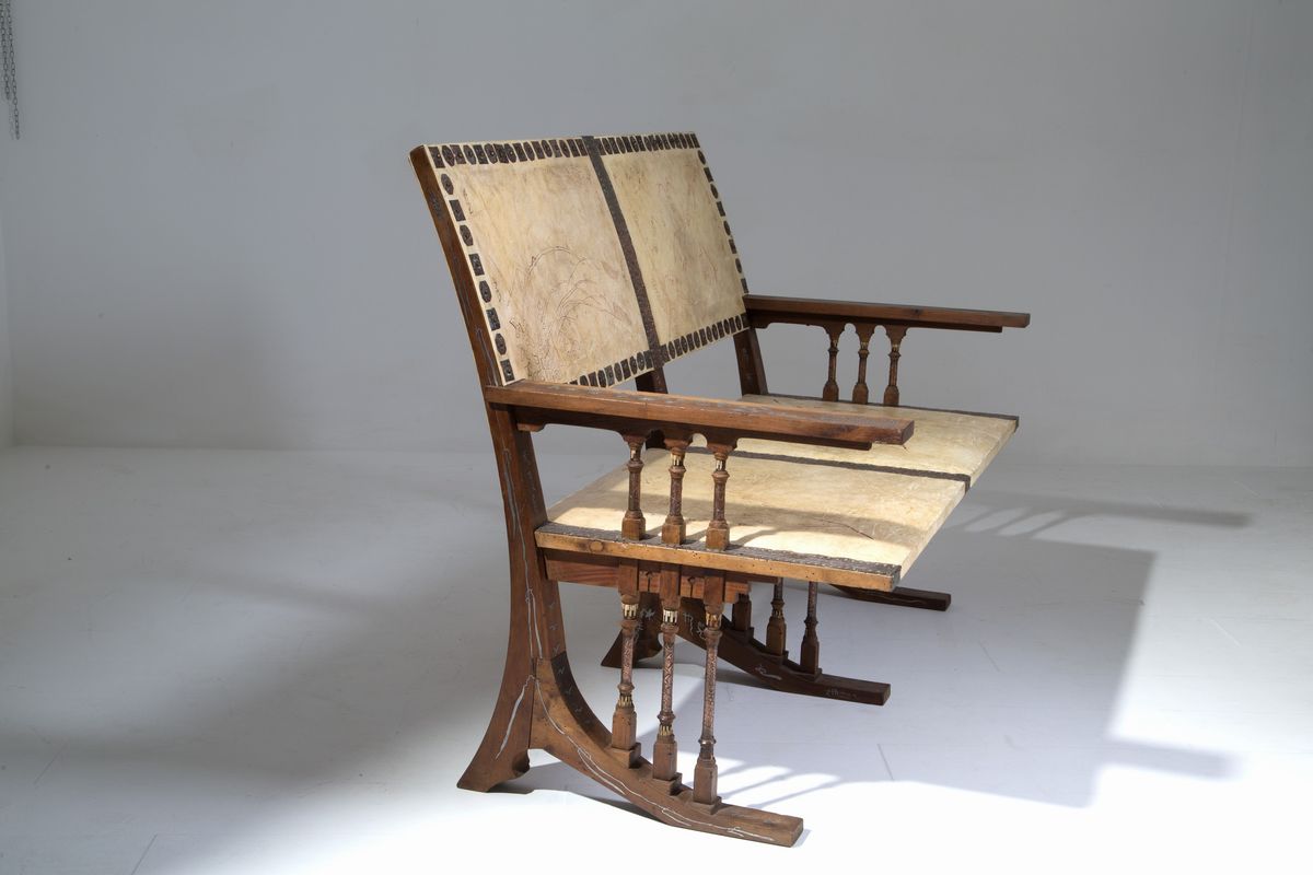 Carlo Bugatti - Divano in Legno Intarsiato. Notificato