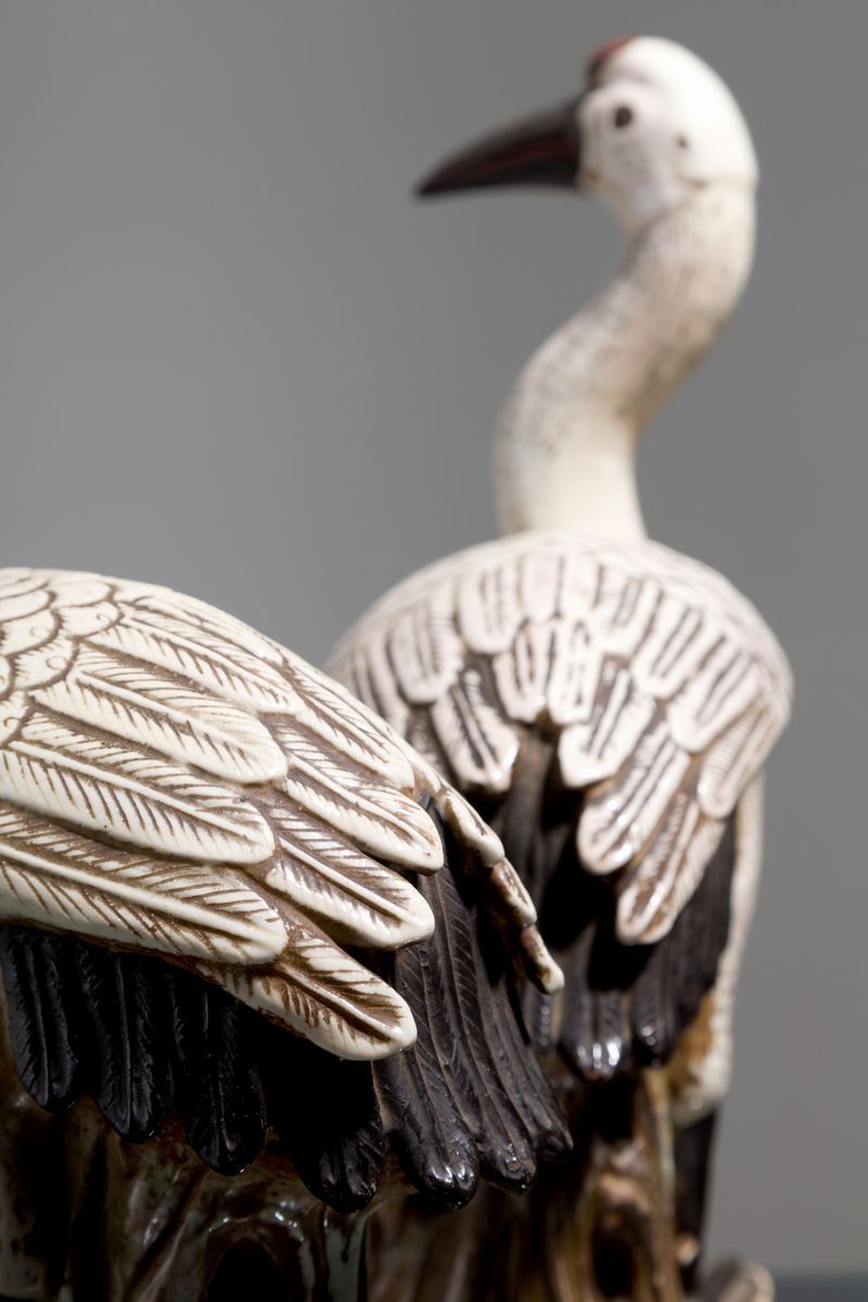 Due Sculture in Ceramica Raff. ''uccelli Tropicali''