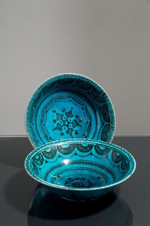 Due zuppiere in ceramica blu