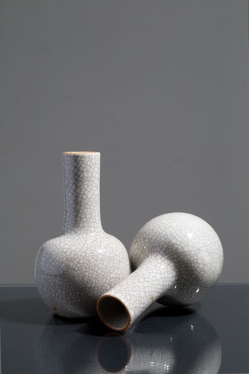 Coppia di Vasi in Ceramica a Cretto