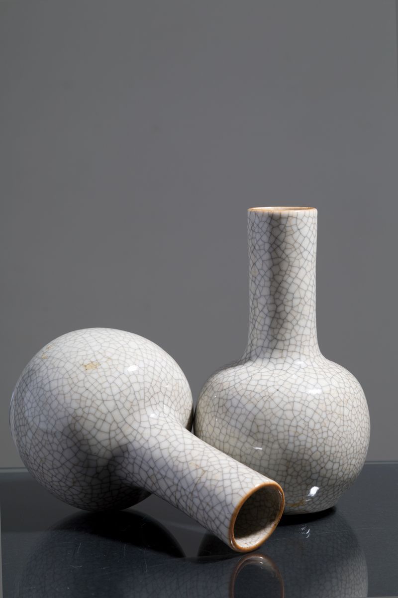 Coppia di Vasi in Ceramica a Cretto