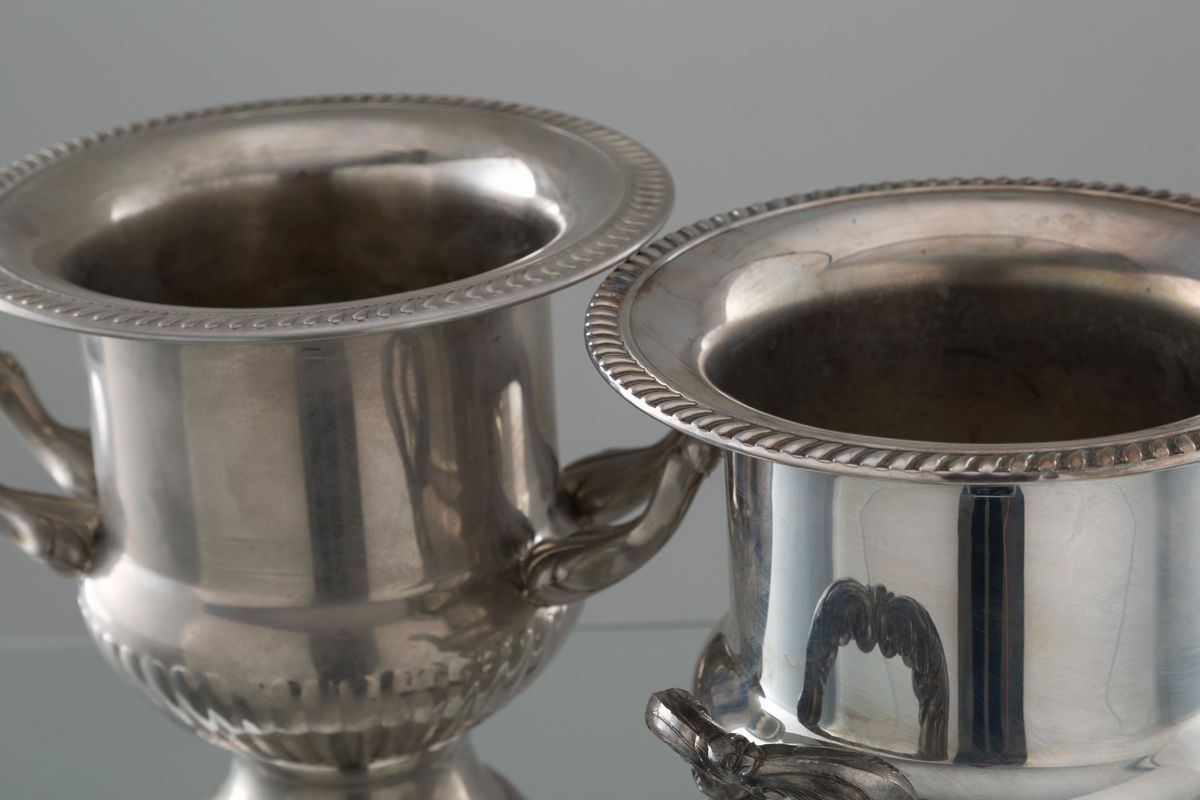 Due secchielli portachampagne