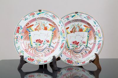 Coppia di Piatti da Parata in Porcellana Imari