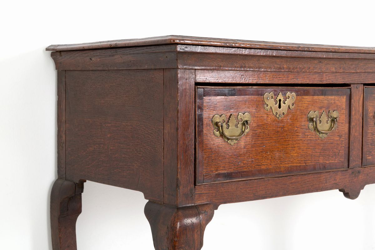 Servante in Legno di Rovere con Quattro Cassetti. Inghilterra o Scozia. Inizi X...