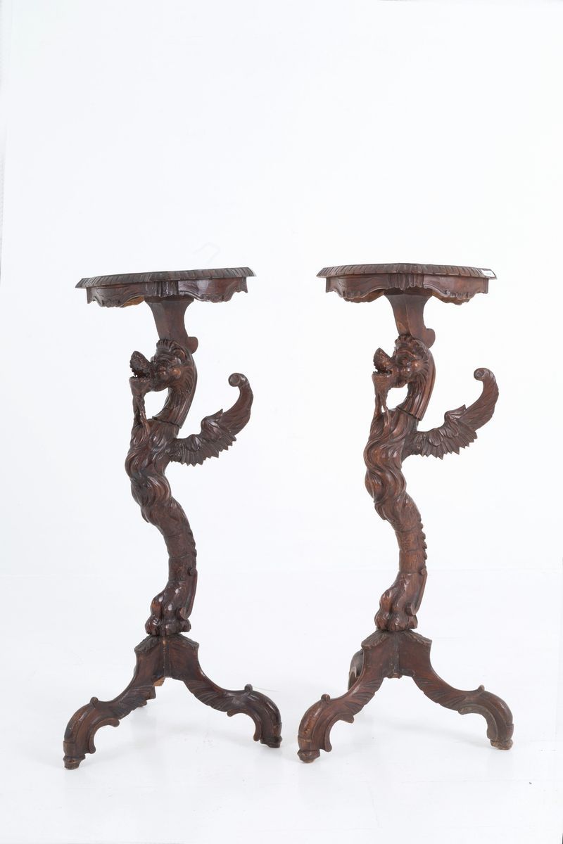 Coppia di Gueridon a Forma di Drago in Legno. Venezia. Fine XIX Secolo....