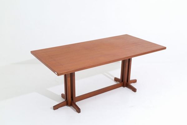 Tavolo in legno massello. Manifattura italiana. Anni '50....