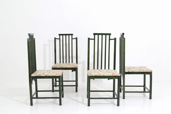 Quattro sedie in legno laccato verde con sedute in tessuto. Produzione VIVAI DE...