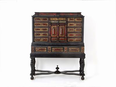Monetiere in Legno di Ebano