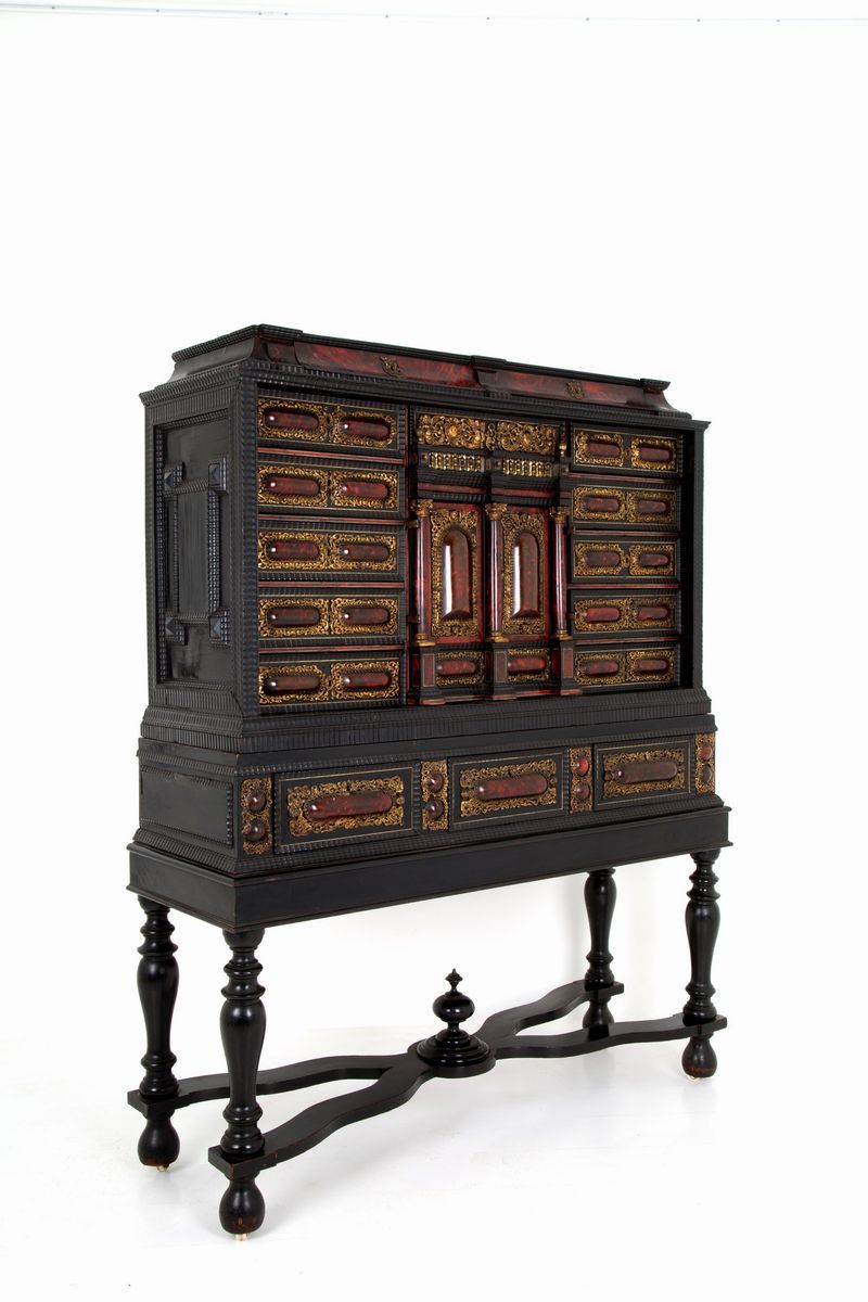 Monetiere in Legno di Ebano