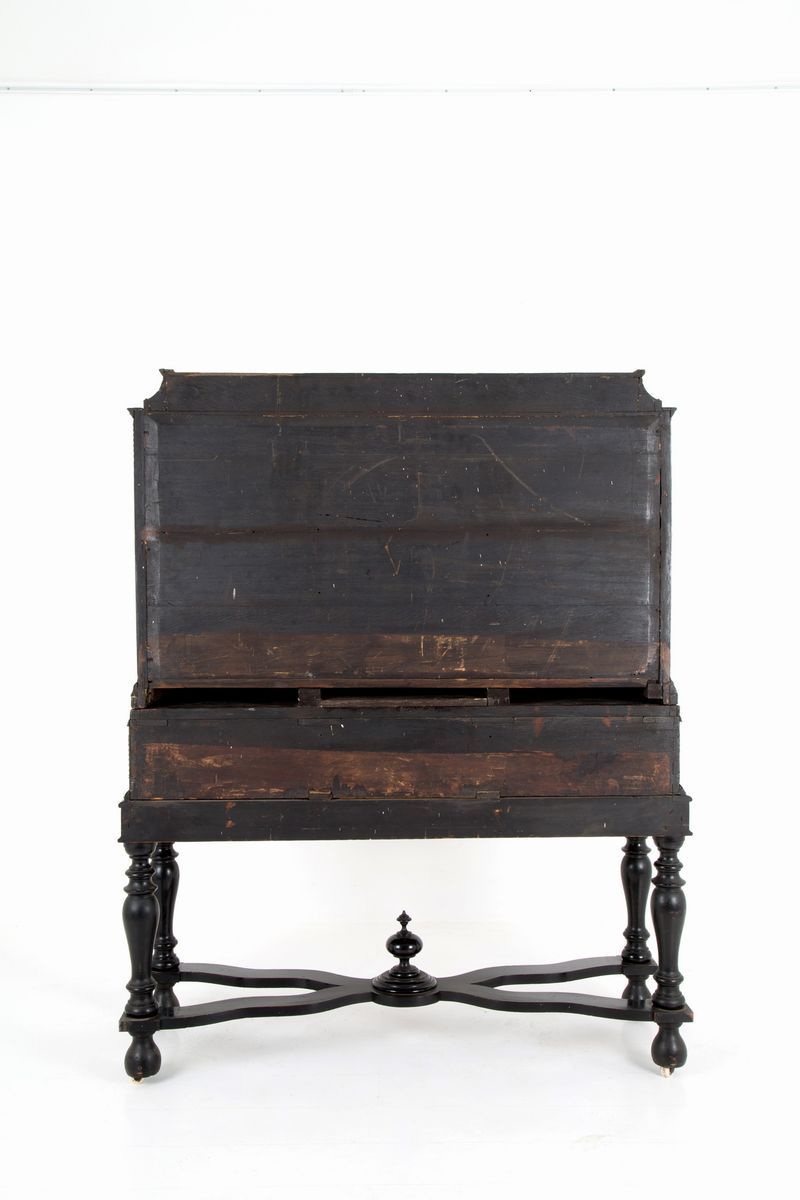 Monetiere in Legno di Ebano