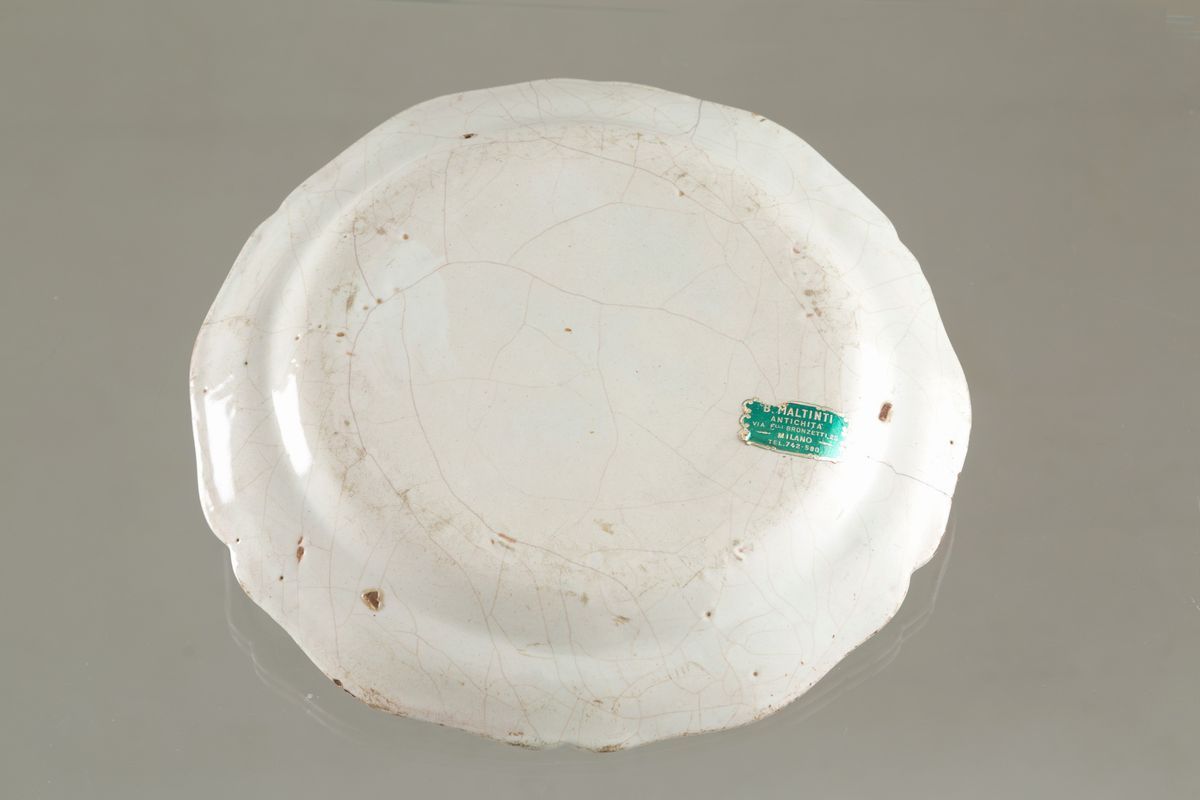 Due Vassoi e Due Piatti in Maiolica di Cerreto. XVIII Secolo. Lievi Difetti. M...