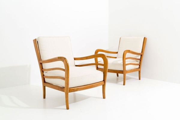 PAOLO BUFFA - PAOLO BUFFA (Milano, 1903-1970). Due poltrone in legno e cotone bianco. Anni '5...