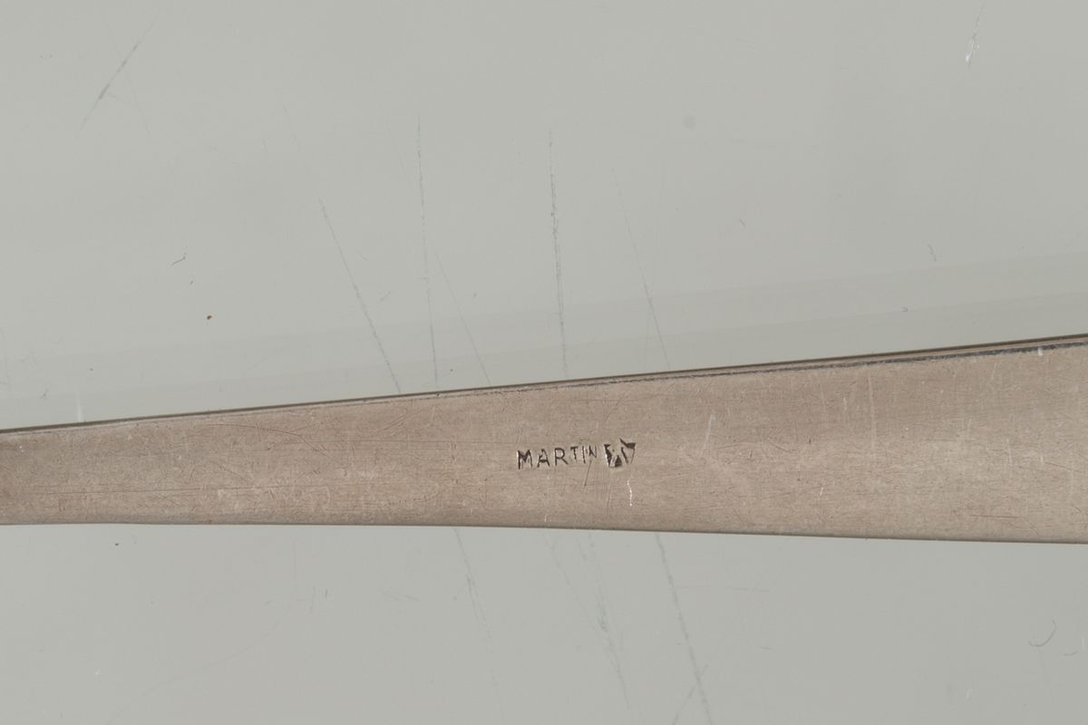 Venti cucchiaini in argento 800, gr. 300 ca. complessivi. XX secolo. ...