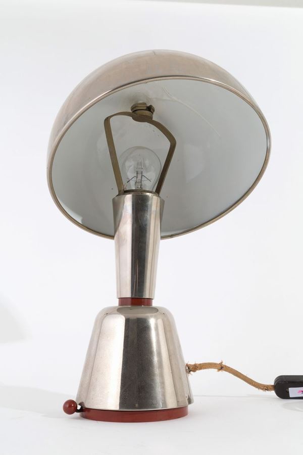 Lampada da tavolo. Marcata MAGILUX, MILANO