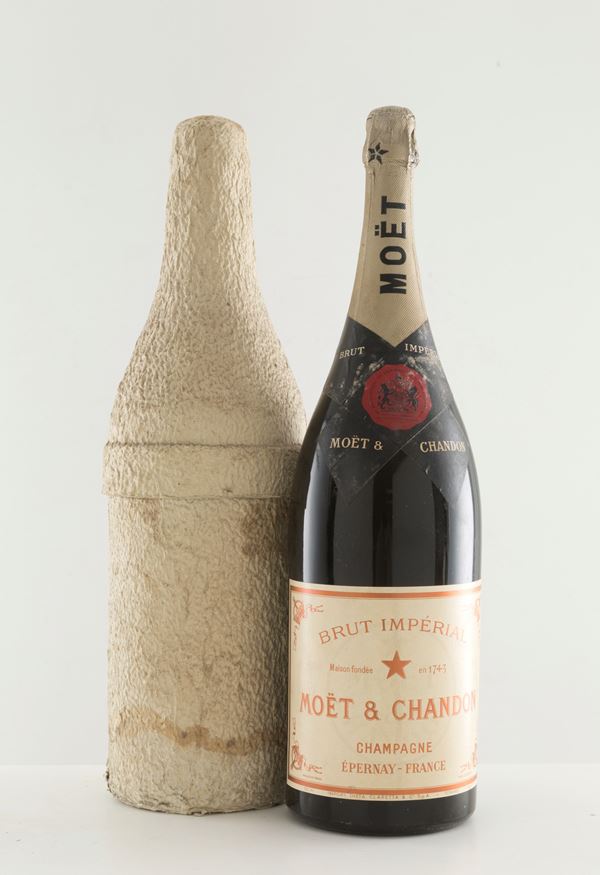 Champagne Epernay Brut ImpÅrial, Moet & Chandon (1 Jeroboam da 3 lt. ca.)....  - Auction MILANO DECOR - Antiques, Wine and Spirits Auction - Viscontea Casa d'Aste