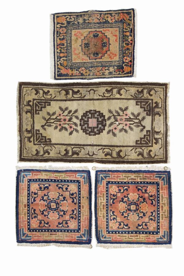 Gruppo di quattro tappeti