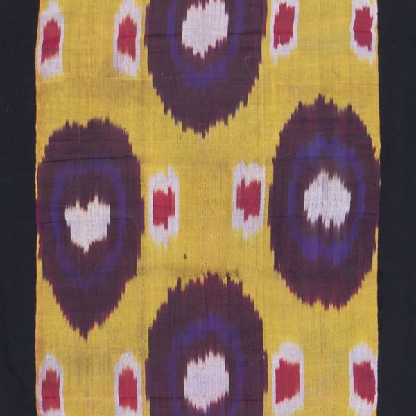 Frammento di tessuto Ikat in seta. Asia Centrale