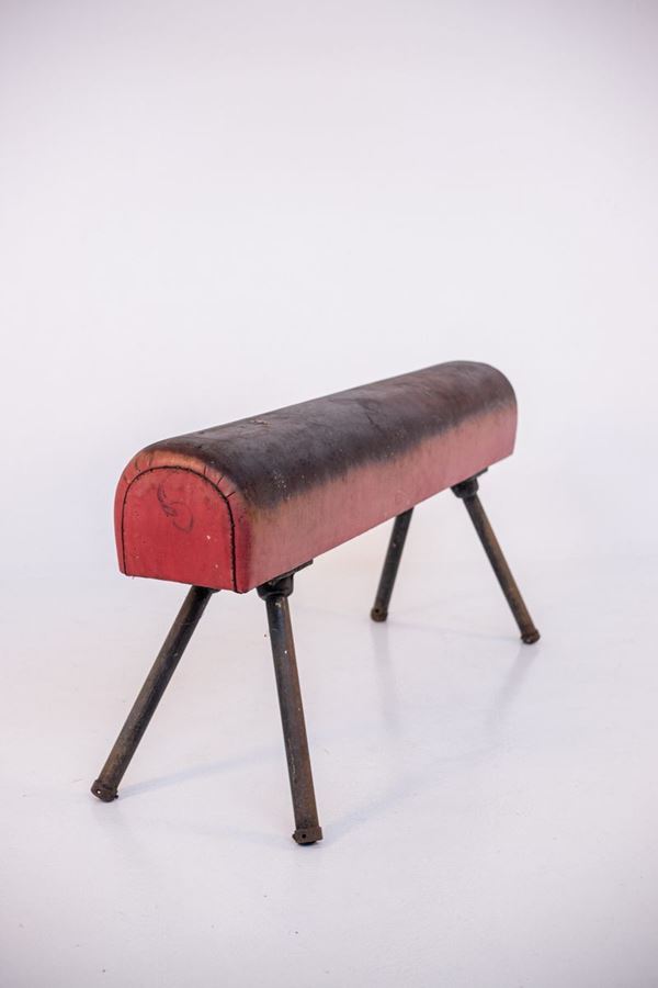 Cavallina in iron and red leather