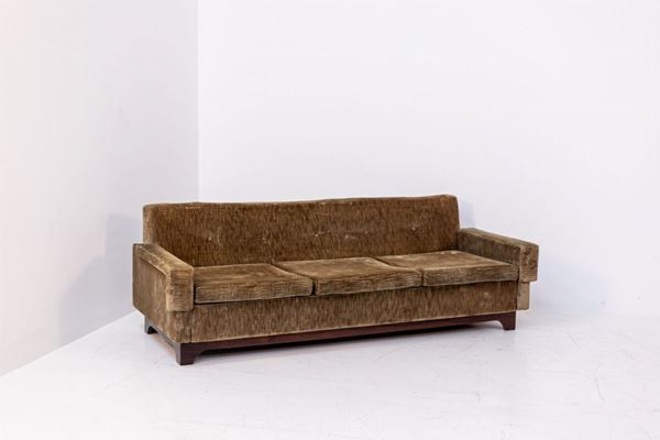 Three seater sofa. SAPORITI ITALIA production.