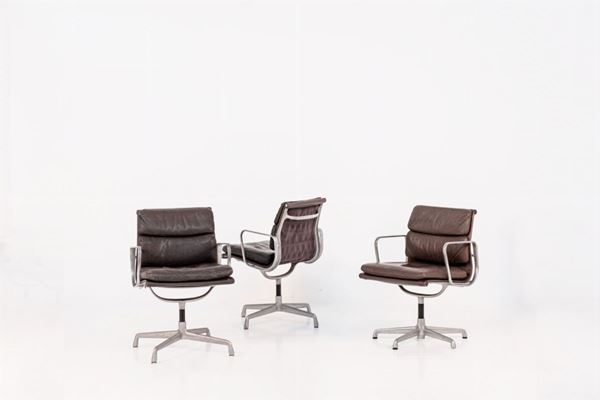 CHARLES EAMES,RAY EAMES - Tre sedie Eames Soft Pad EA 208 per HERMAN MILLAN