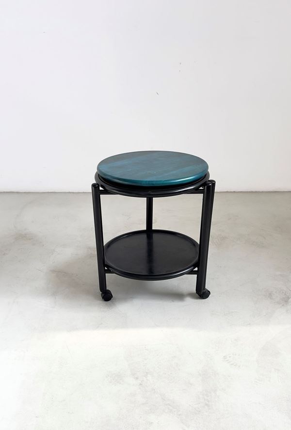 Removable coffee table in lacquered wood with wheels and three shelves