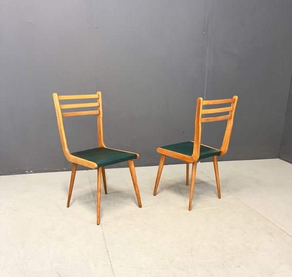 Due sedie in legno di faggio e sky. Produzione REGUITTI