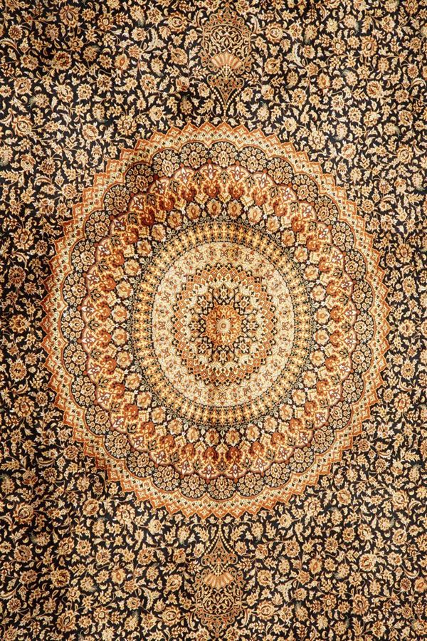 Tappeto Qum in seta, firmato MOHAMMADI 110 - Auction ASTA ORIENTAL CARPETS  & TEXTILES - Viscontea Casa d'Aste